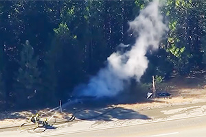 Un camion Tesla Semi a luat foc pe autostrada de pe Donner Pass din SUA, în primul asemenea caz cunoscut, iar stingerea incendiului a durat circa 14 ore