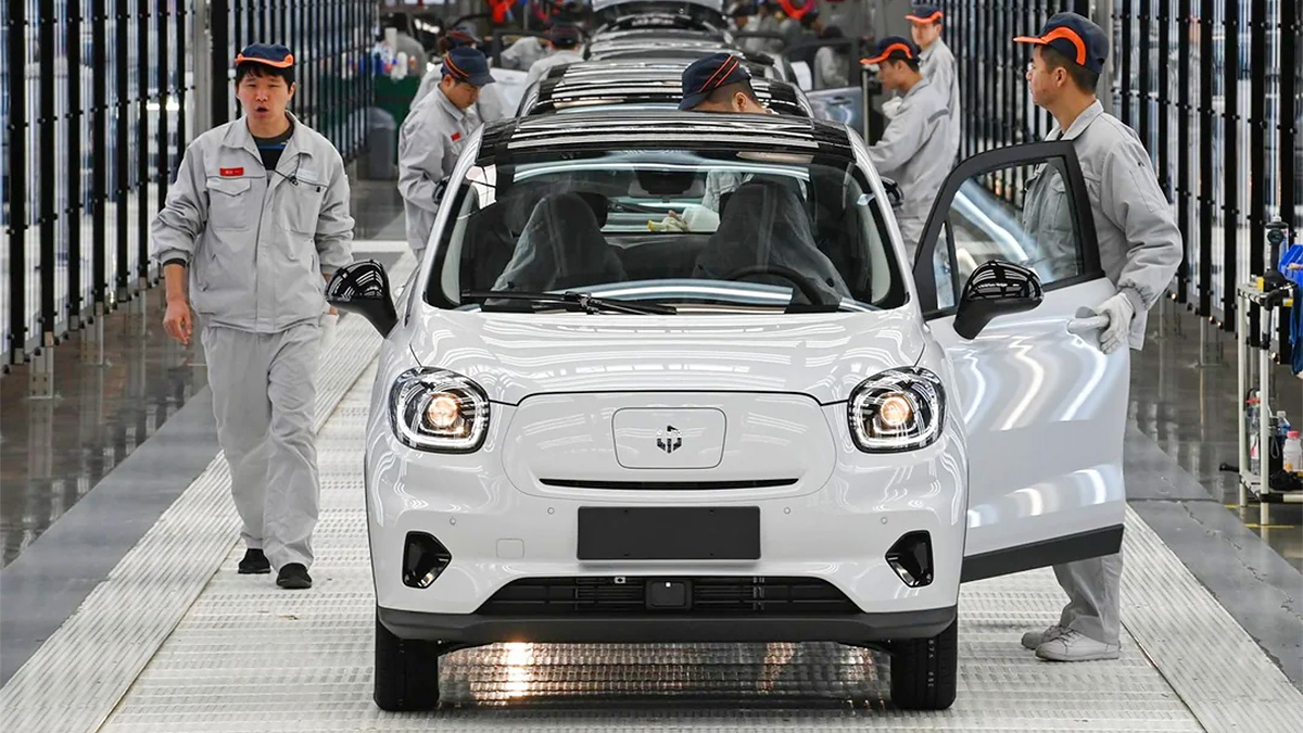 Chinezii de la Leapmotor au dat startul producţiei la fabrica din Polonia a primelor maşini electrice cu care să concureze cu Dacia