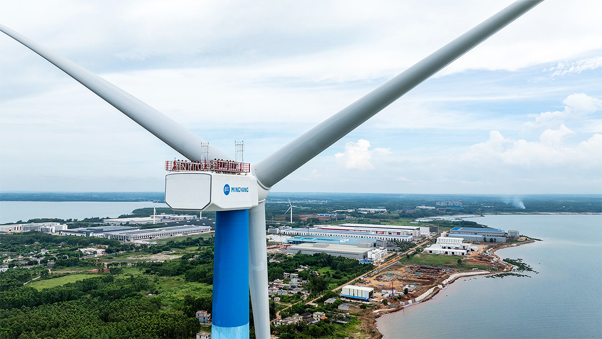 Cea mai puternică turbină eoliană din lume a fost instalată şi conectată la reţea în China