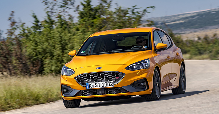 TEST DRIVE: Ford Focus ST. Hatchback-ul iute cu motor de 2.3 litri turbo!